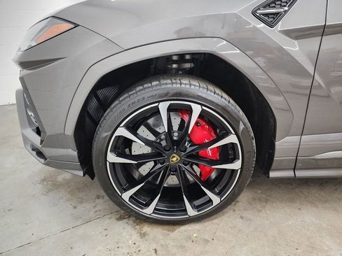Used 2022 Lamborghini Urus image 45