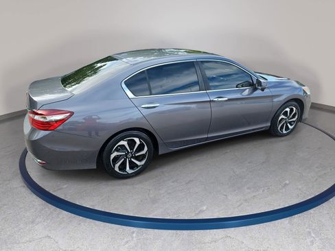 Used 2016 Honda Accord EX image 5