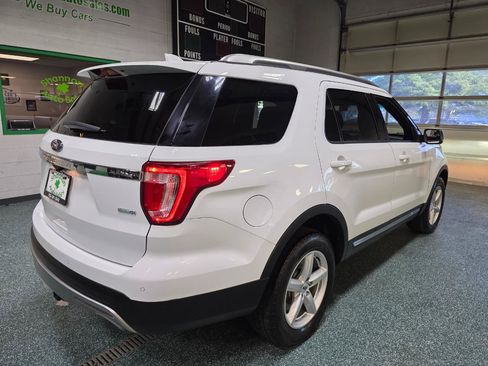 Used 2016 Ford Explorer XLT image 6