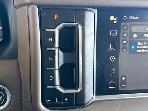 Used 2024 GMC Yukon XL Denali w/ Advanced Technology Package image 17