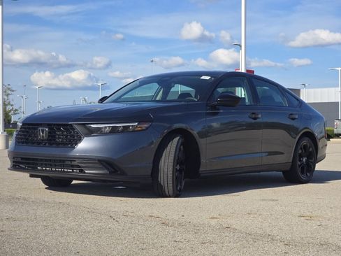 Used 2025 Honda Accord SE image 9