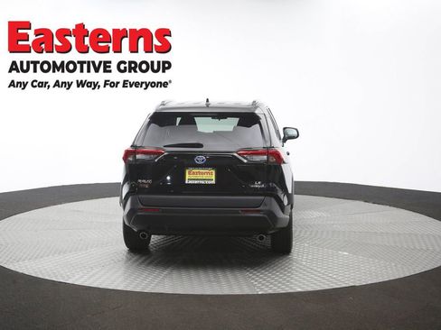 Used 2020 Toyota RAV4 LE AWD/4WD image 36