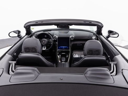 Used 2022 Mercedes-Benz SL 55 AMG 4MATIC image 28