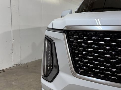New 2026 Cadillac Escalade Luxury w/ Touring Package AWD/4WD image 19