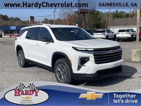 New 2026 Chevrolet Traverse LT image 1