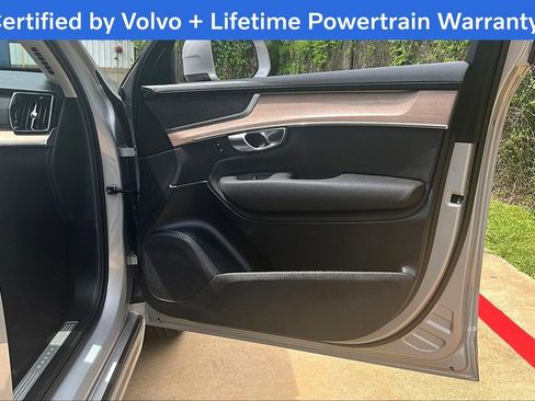 Used 2025 Volvo XC90 B6 Plus AWD/4WD image 25