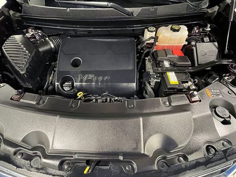 Used 2021 Chevrolet Traverse LT AWD/4WD image 39