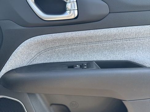 New 2025 Jeep Compass Latitude w/ Sun & Sound Group image 25