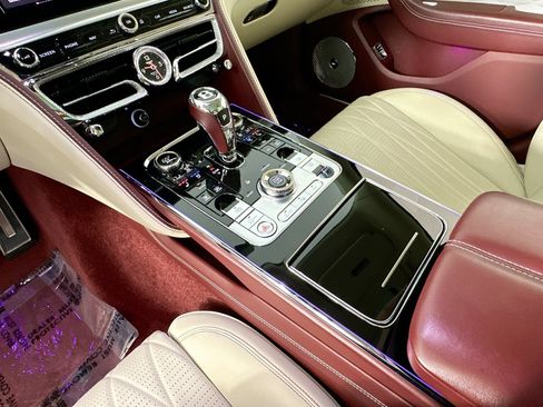 Certified 2022 Bentley Flying Spur W12 AWD/4WD image 16