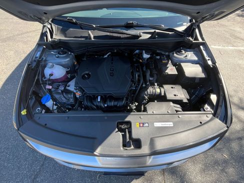 Used 2025 Kia Sportage LX image 31