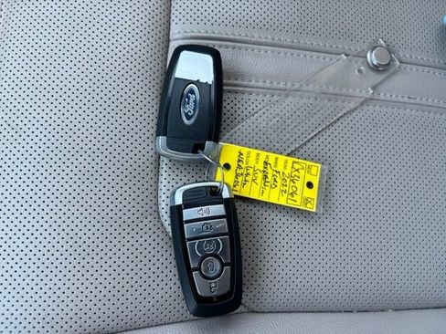 Used 2022 Ford Expedition Limited RWD image 14