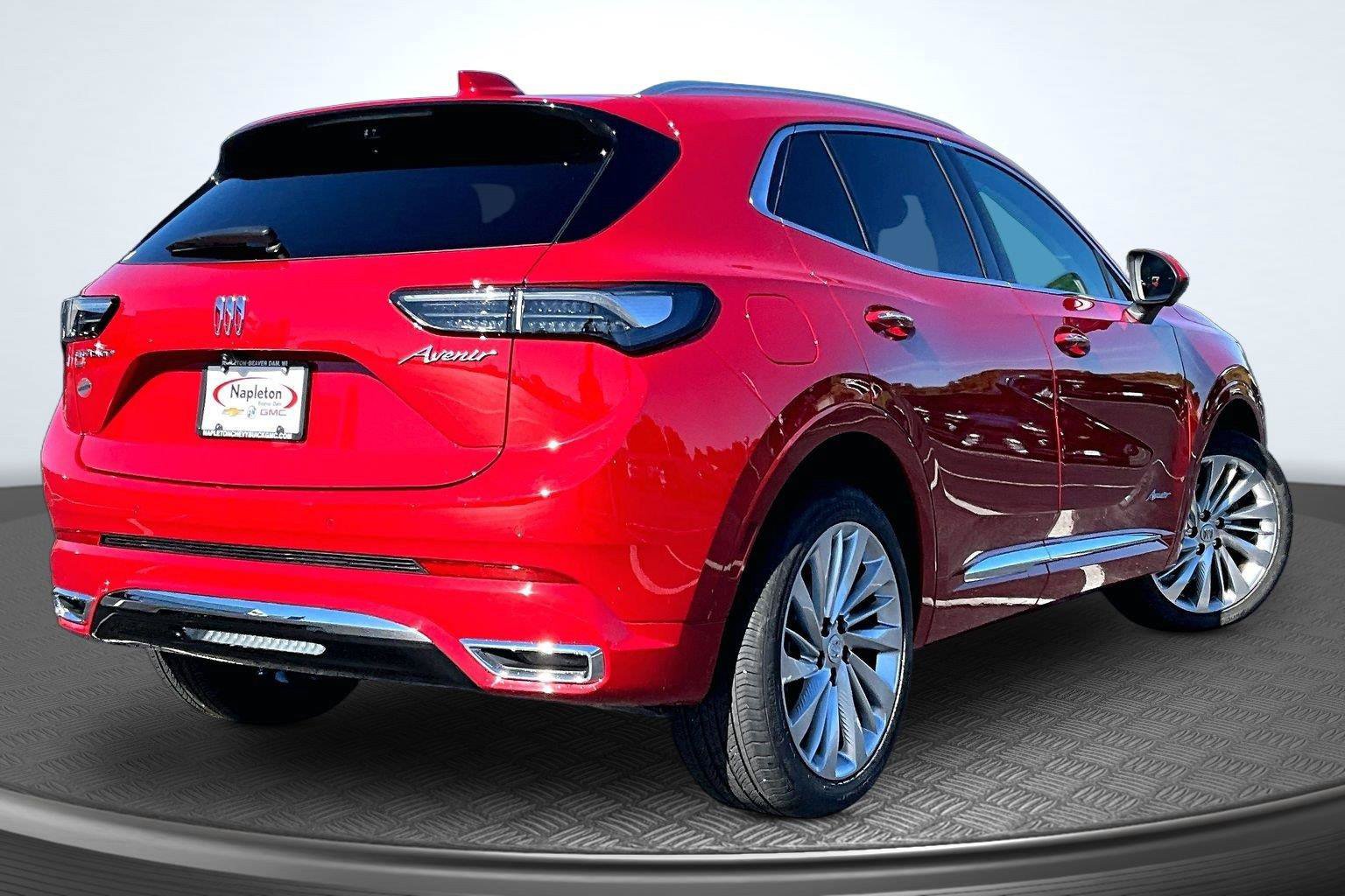 Used 2025 Buick Envision Avenir AWD/4WD image 2