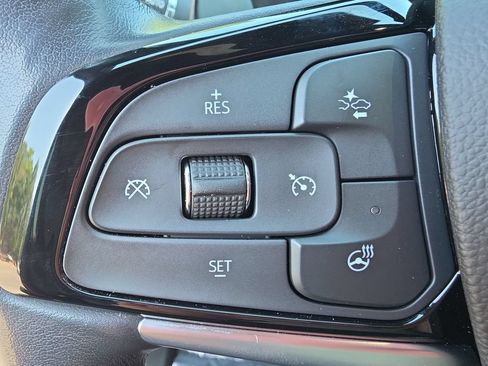 Used 2023 Buick Enclave Essence FWD image 20