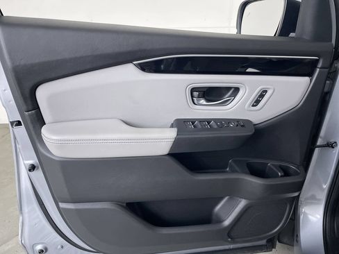 Used 2023 Honda Pilot EX-L image 10