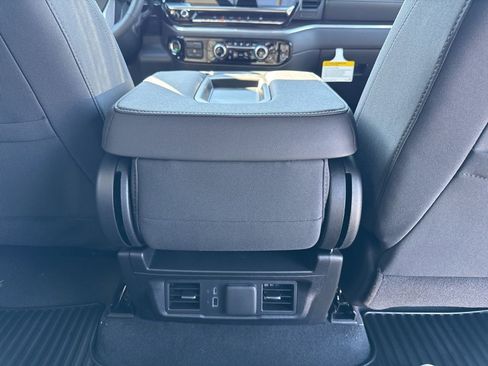 New 2026 GMC Sierra 1500 Elevation image 25