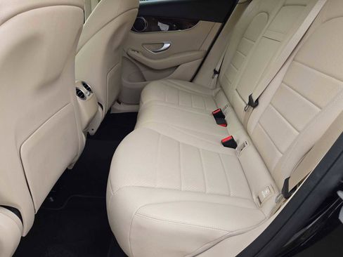 Used 2022 Mercedes-Benz GLC 300 4MATIC image 18