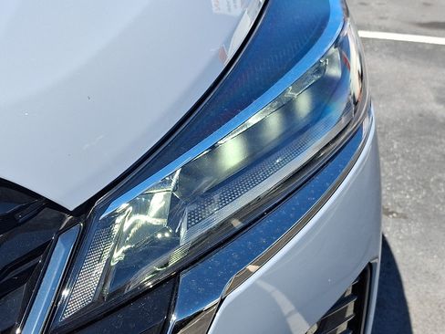 Certified 2023 Nissan Kicks SR FWD image 9