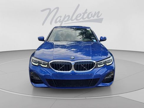 Used 2022 BMW 330i Sedan w/ M Sport Package RWD image 9