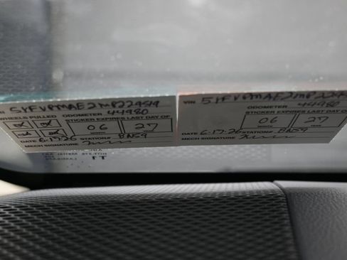 Used 2021 Toyota Corolla LE w/ LE Convenience Package FWD image 4