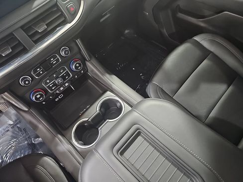 Certified 2023 Chevrolet Tahoe Z71 w/ Luxury Package AWD/4WD image 28