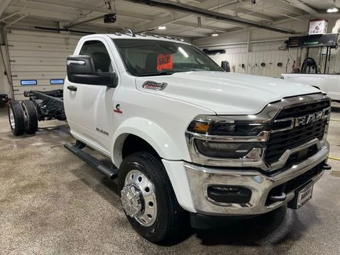 Used 2025 RAM 5500 4x4 Regular Cab image 1