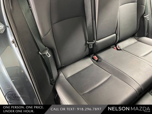 Used 2023 Toyota Venza XLE image 44