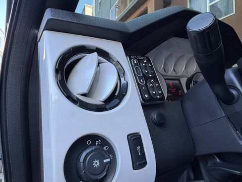 Used 2013 Ford F250 Platinum AWD/4WD image 32