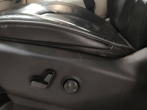 Used 2019 Chrysler Pacifica Limited image 3