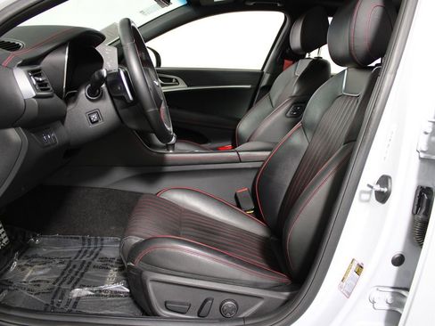 Used 2023 Genesis G70 2.0T w/ Sport Prestige Package image 8