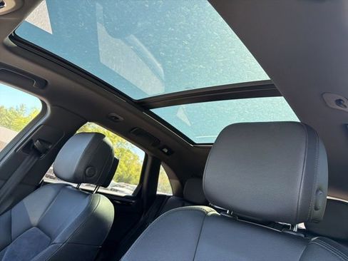 Used 2018 Porsche Macan Sport Edition AWD/4WD image 15
