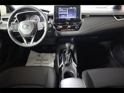 Used 2022 Toyota Corolla SE image 12