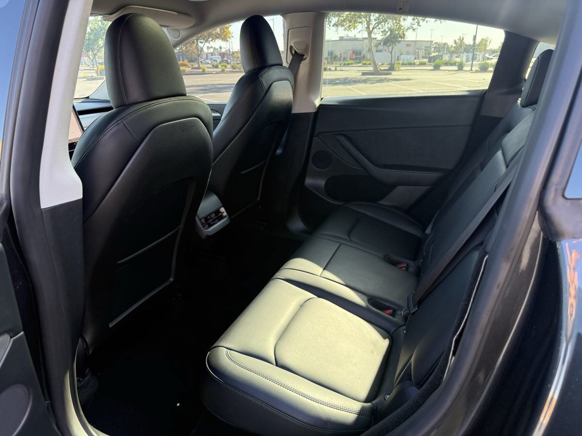 Used 2024 Tesla Model Y Long Range RWD image 25