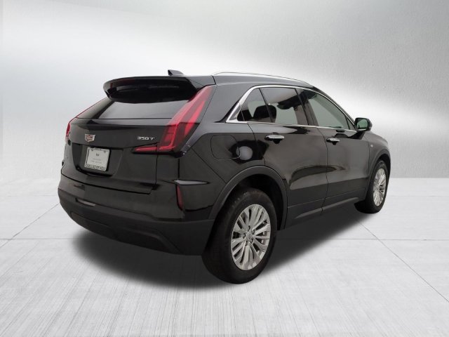 Used 2024 Cadillac XT4 Luxury w/ Cold Weather Package AWD/4WD image 5