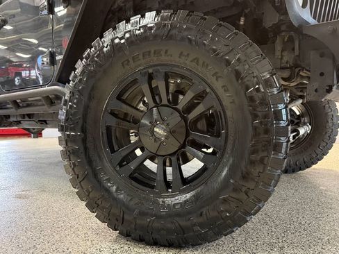 Used 2017 Jeep Wrangler Unlimited Sport w/ Quick Order Package 24S AWD/4WD image 8