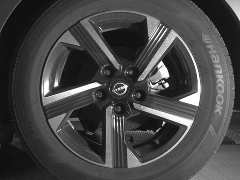 Used 2025 Nissan Sentra SV FWD image 14