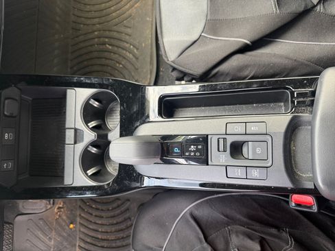 Used 2025 Toyota Prius Plug-In Hybrid FWD image 15