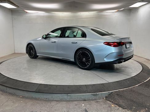New 2026 Mercedes-Benz E 450 4MATIC Sedan image 3