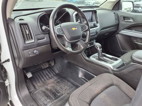 Used 2022 Chevrolet Colorado LT w/ Fleet Safety Package RWD image 4