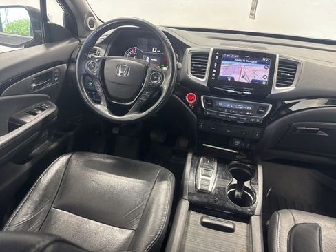 Used 2018 Honda Pilot Touring image 21