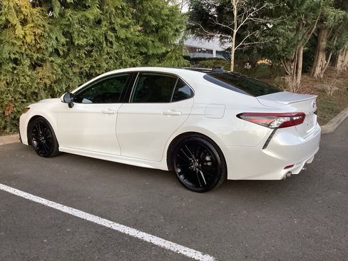 Used 2021 Toyota Camry XSE image 11