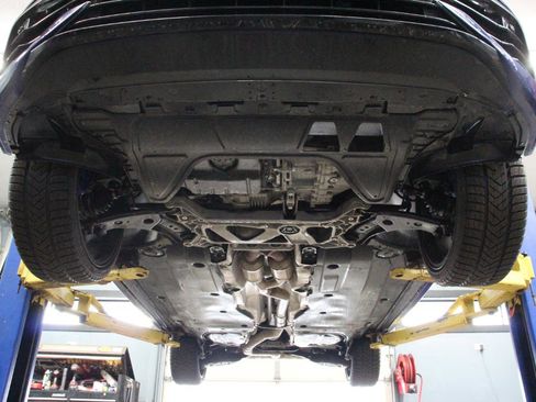 Used 2023 Volkswagen Golf R image 93