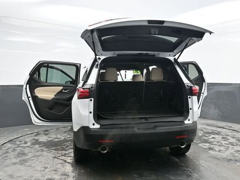 Used 2023 Chevrolet Traverse LS image 44