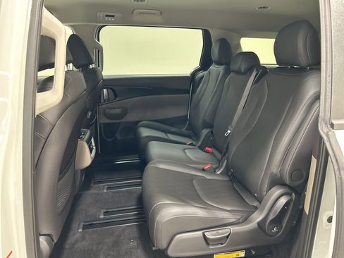 New 2026 Kia Carnival image 25