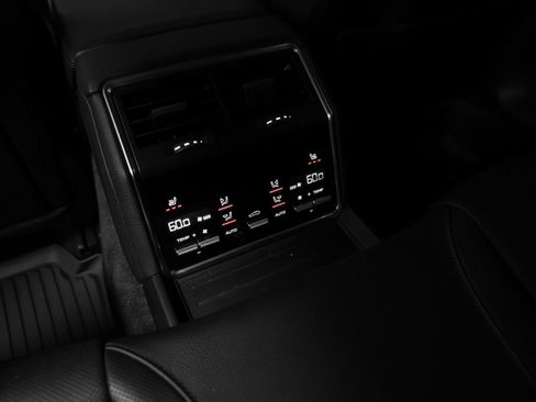 Certified 2023 Porsche Panamera 4 Platinum Edition AWD/4WD image 43