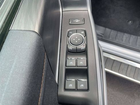 Used 2025 Ford F150 Lariat w/ Equipment Group 501A Mid AWD/4WD image 16