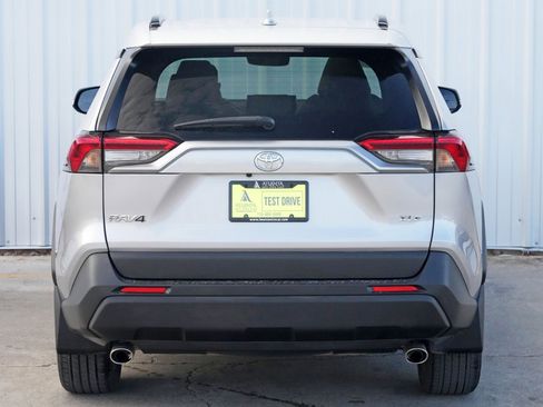 Used 2022 Toyota RAV4 XLE Premium image 48