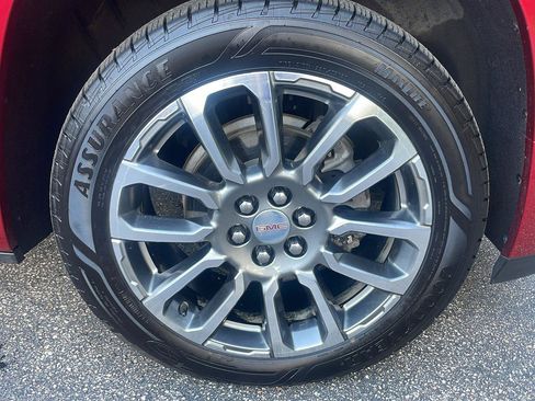 Used 2022 GMC Acadia Denali w/ Denali Ultimate Package AWD/4WD image 19