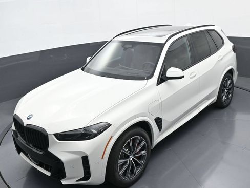 New 2026 BMW X5 xDrive50e w/ M Sport Package AWD/4WD image 32