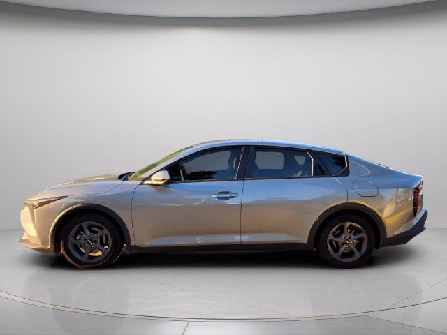 Used 2025 Kia K4 FWD image 3