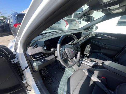 Used 2025 Buick Envista Sport Touring image 34